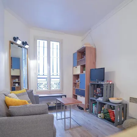 Charming Cozy Near Gare De L'est Paříž